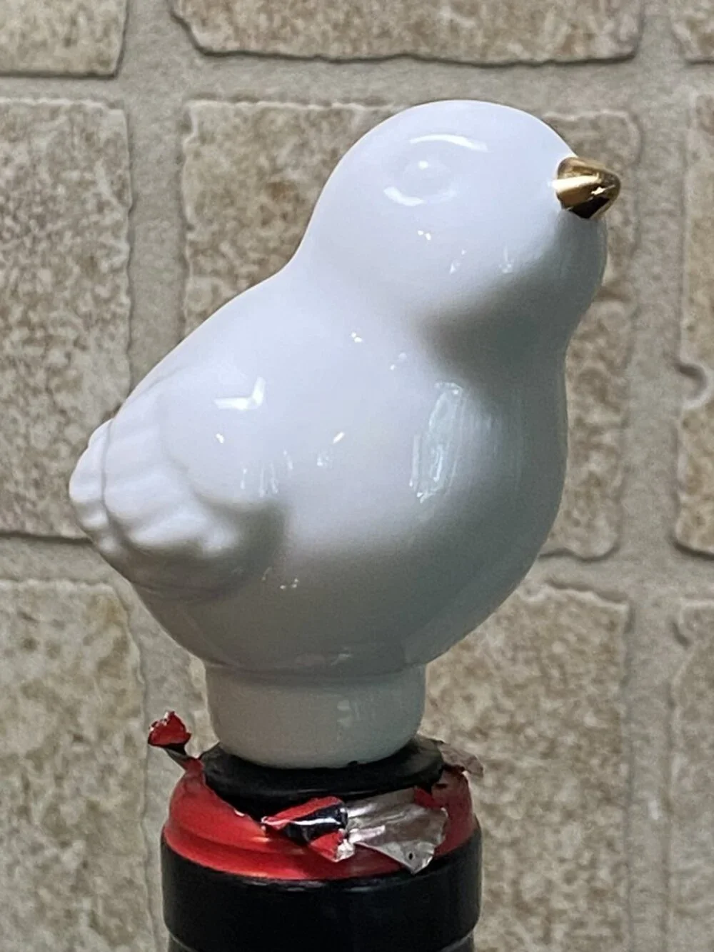 Adorable White Glazed Porcelain CHICK Wine Bottle Stopper by Threshold